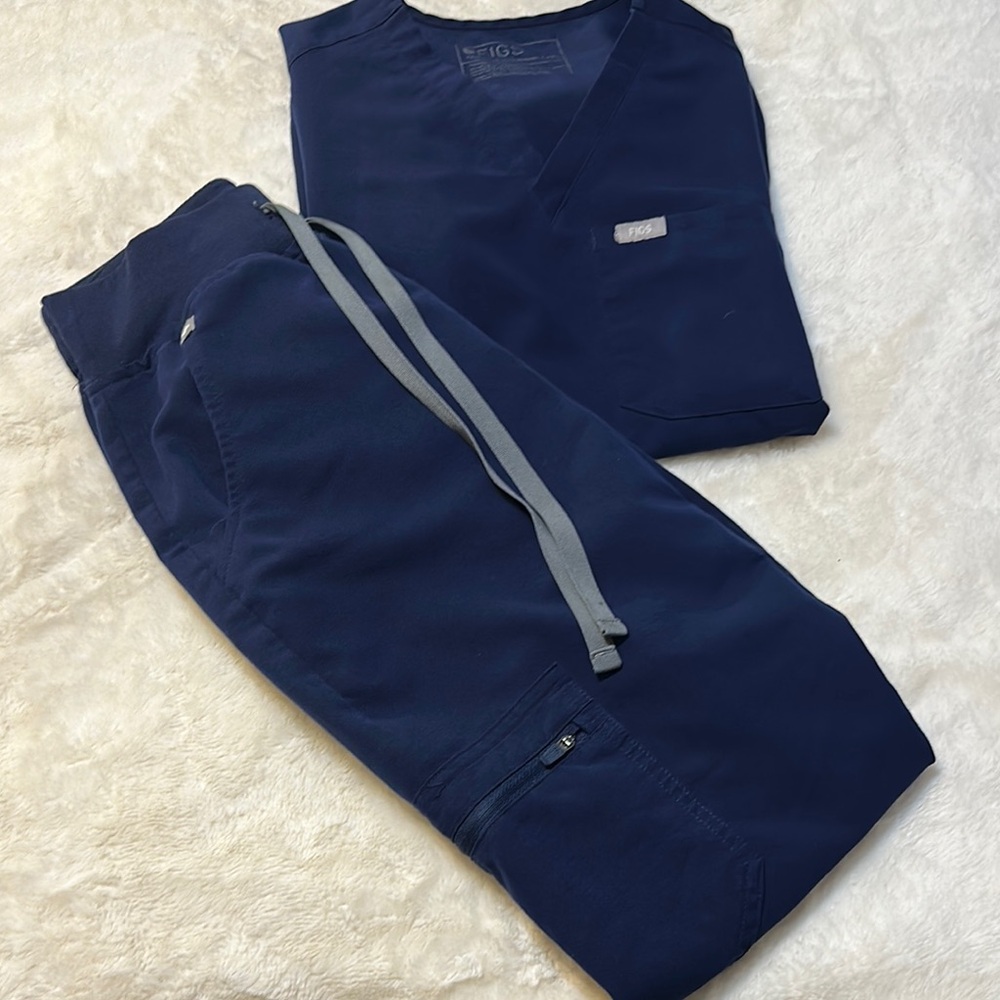 Women’s Navy FIGS Scrubs
